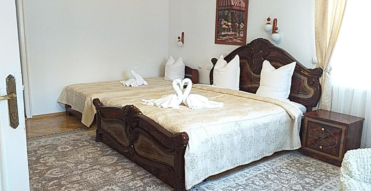 Vila Gabriel Sinaia Luaran gambar